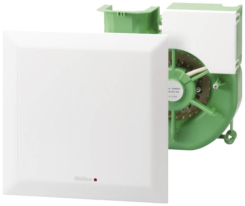 Bílý větrací ventilátor se zeleným krytem. Ventilátor má čtvercový přední panel a pravděpodobně se používá k větrání.