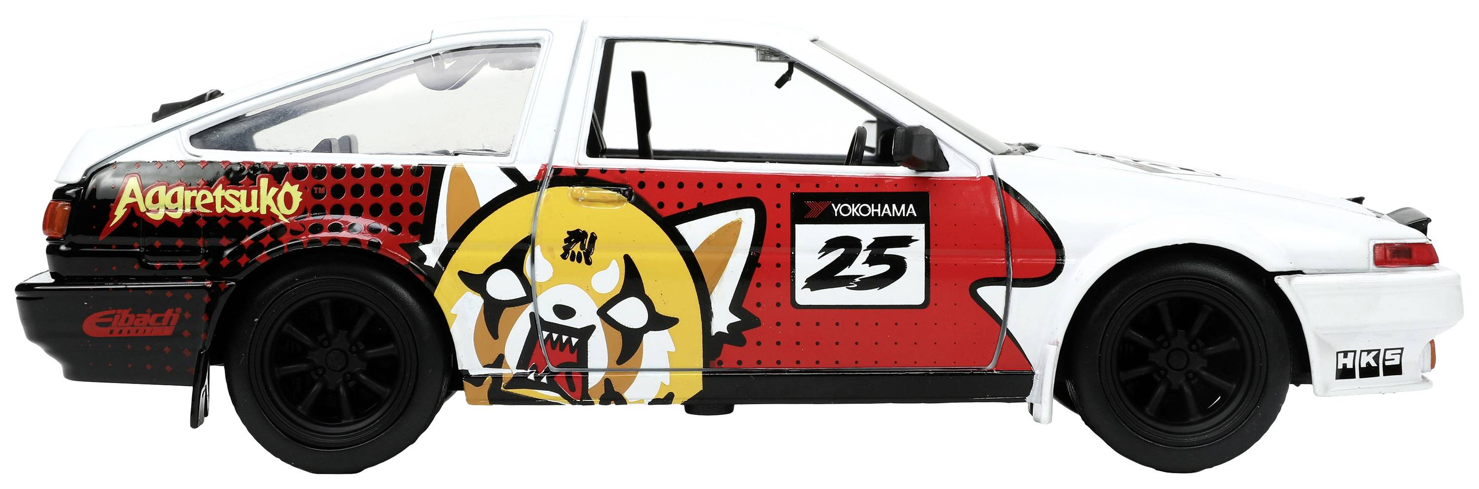 Model závodního vozu s nápadným designem. Vozidlo je v bílé barvě s červenými a černými grafikami, včetně naštvaného pandy.