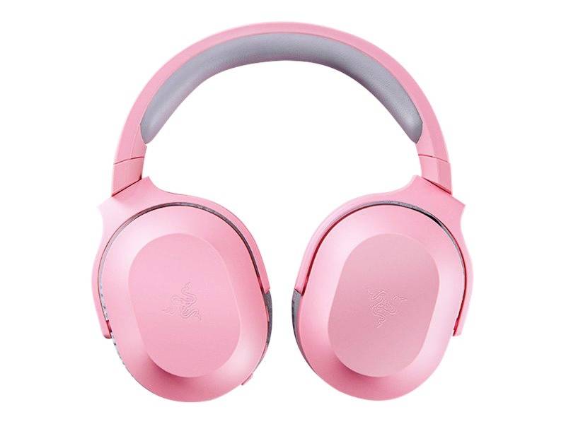 Několik růžových over-ear sluchátek s šedým čelenkovým páskem.