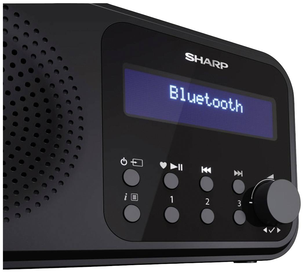 Černé rádio s funkcí Bluetooth. Na displeji je zobrazeno 'Bluetooth'. Nachází se zde několik tlačítek pro ovládání přehrávání.