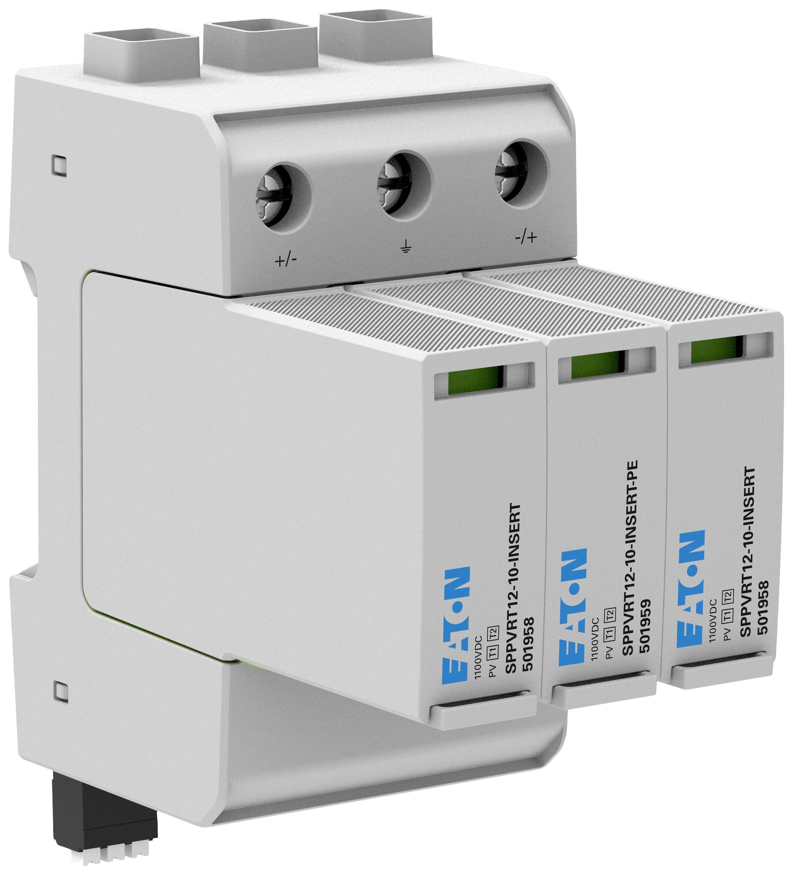 Přepěťová ochrana od společnosti Eaton se třemi moduly, vhodná pro montáž do rozvaděčů, chrání elektrické systémy před přepětím.