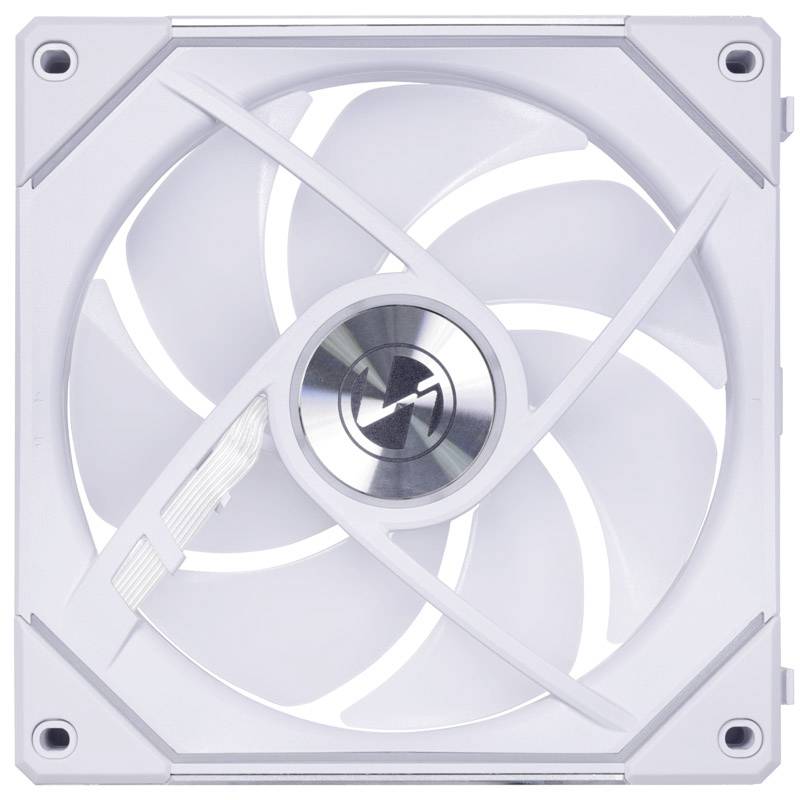 Bílý počítačový ventilátor s geometrickým mřížkovým vzorem a centrálním logem.