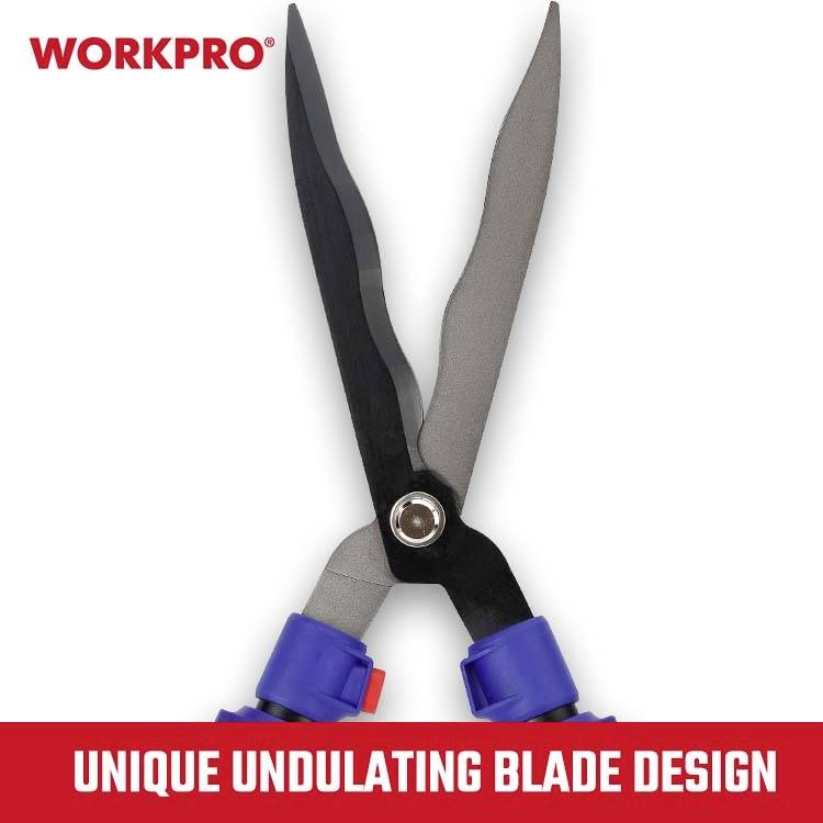 Zahradnické nůžky s vlnitým designem čepele, nahoře s názvem značky 'WORKPRO'.
