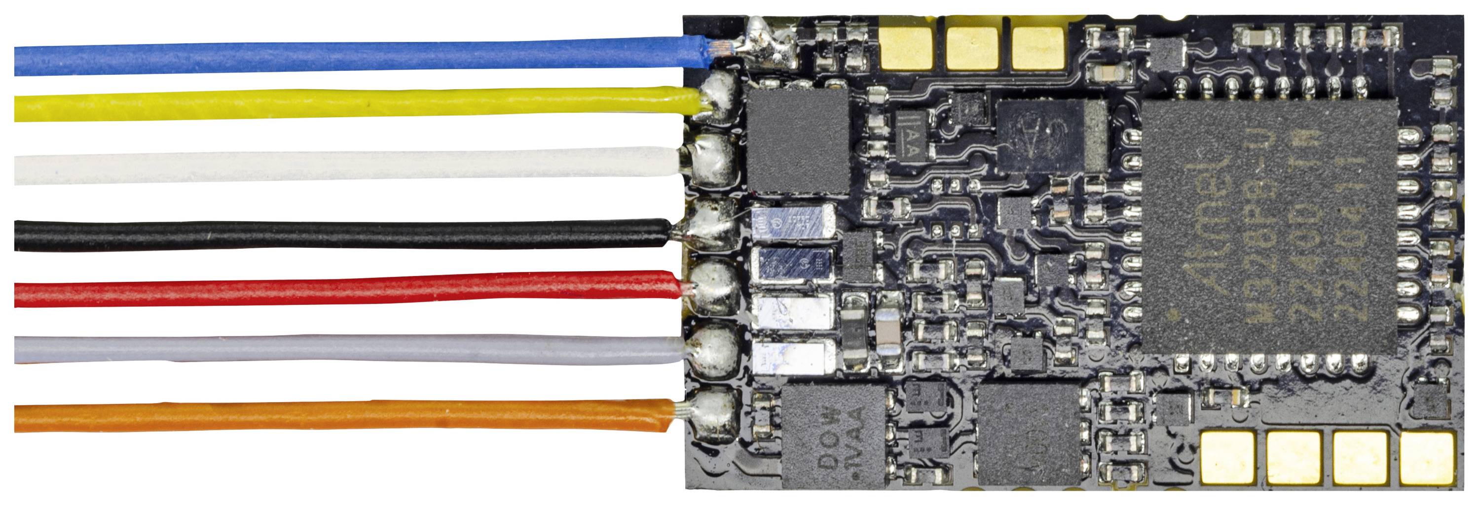 Elektronická součástka s několika barevnými vodiči je zobrazena. Zařízení obsahuje početné integrované obvody a konektory.