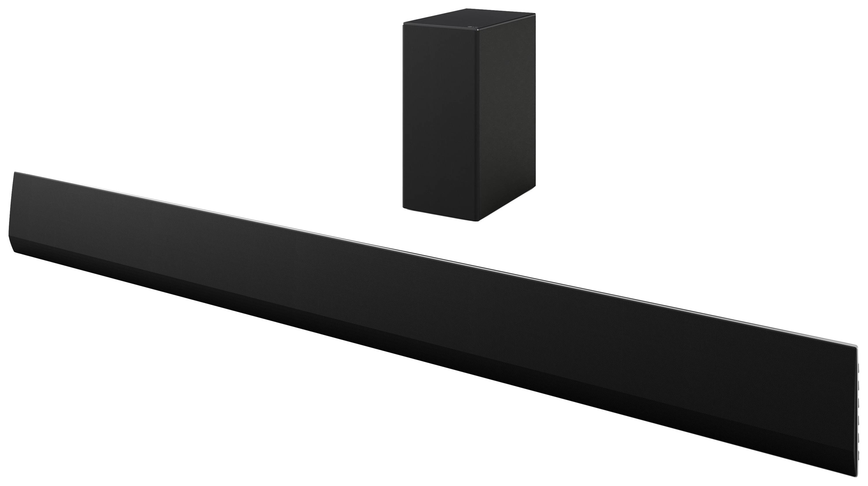 Černý soundbar s příslušným subwooferem umístěný na bílém pozadí.