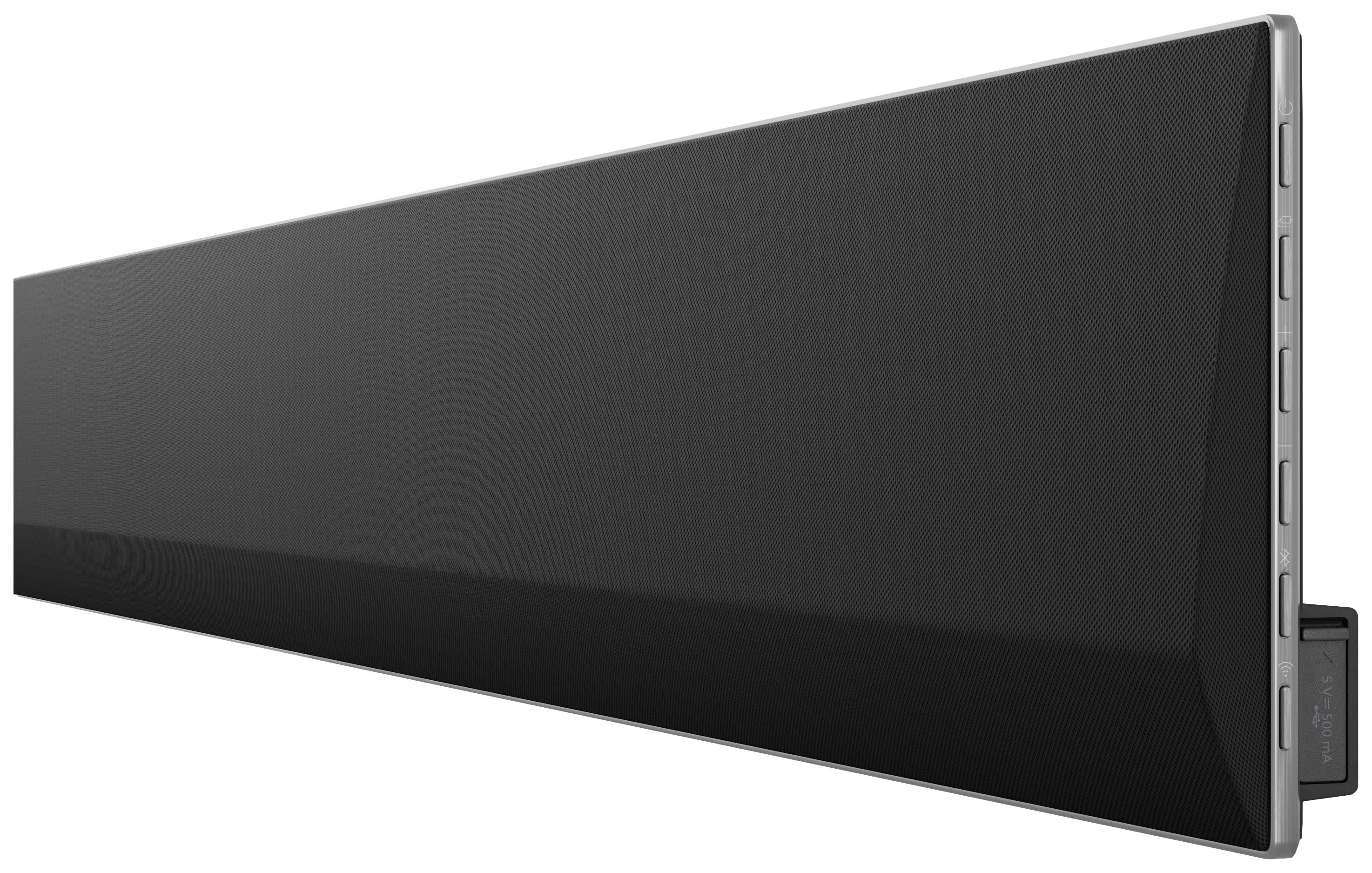 Černý soundbar v pohledu z boku s ovládacími tlačítky na pravé straně. Design je štíhlý a moderní, vhodný pro domácí filmové zážitky.