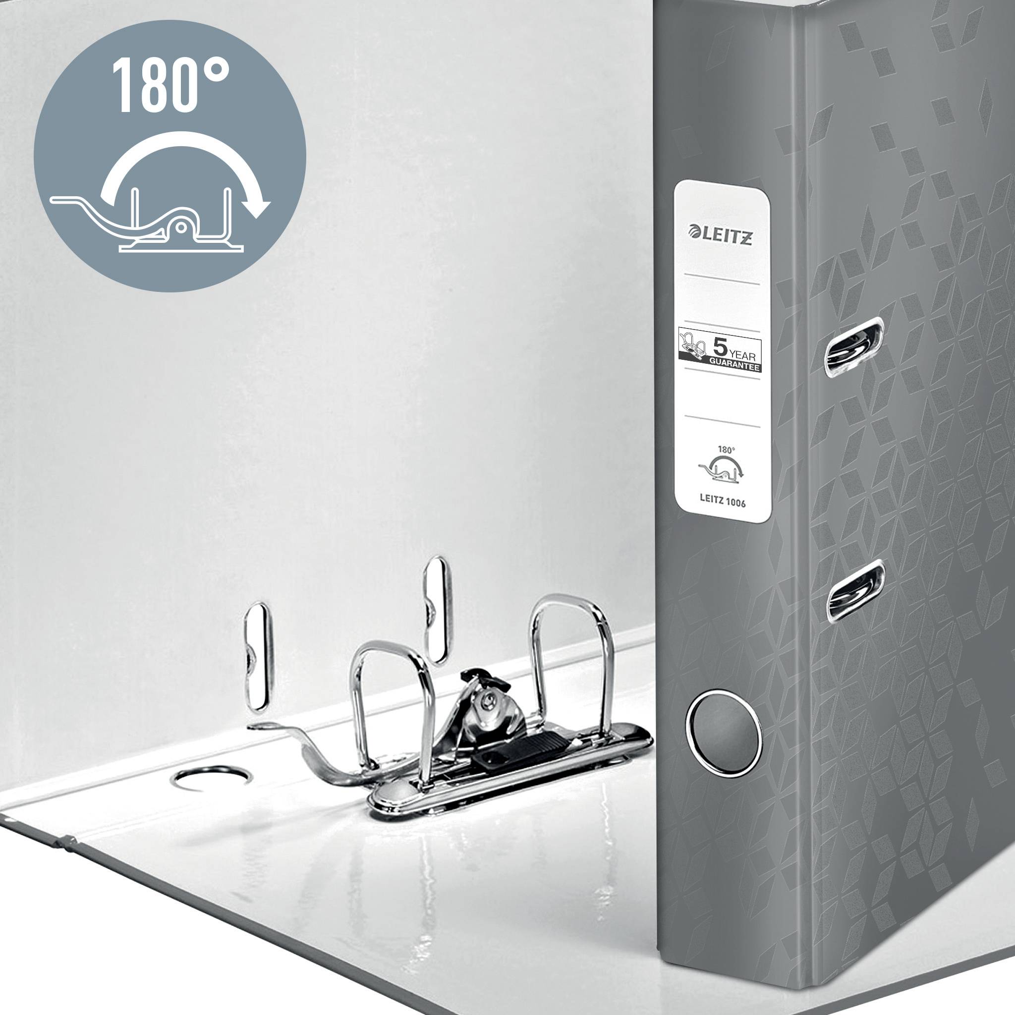 Šedý pořadač Leitz s mechanikou 180°, otevřený. Zvýrazněná vlastnost: snadné listování díky speciálnímu kroužkovému mechanismu.