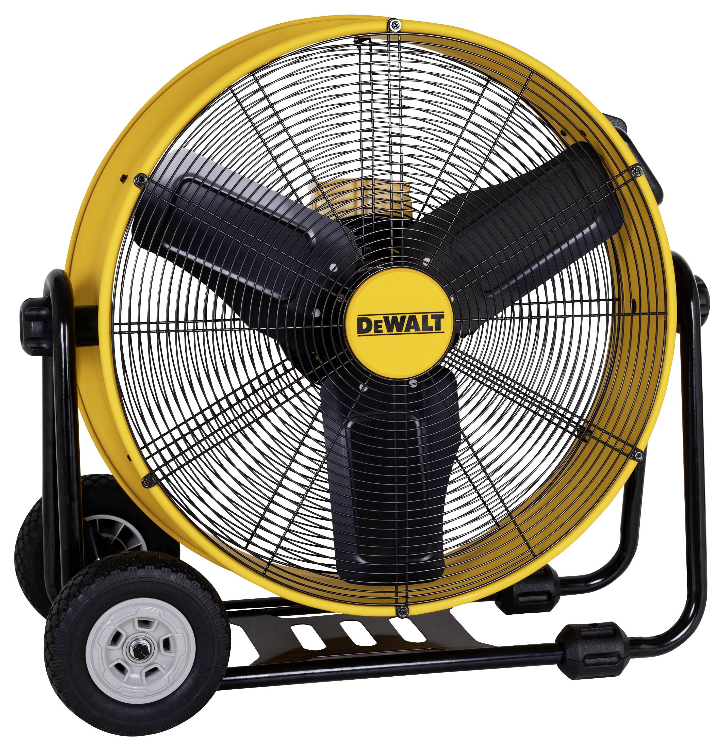Žlutý a černý průmyslový podlahový ventilátor DeWalt se třemi lopatkami, ochrannou mřížkou a mobilním rámem se kolečky, zobrazený na bílém pozadí.