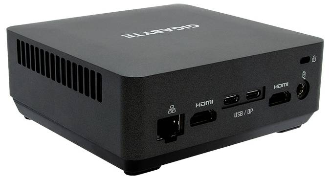 Kompaktní černý mini počítač od Gigabyte s konektory HDMI, USB/DP a ethernetovým portem.