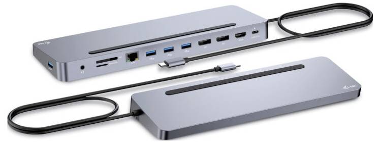 Dokovací stanice pro notebook v stříbrné barvě s několika porty: USB, HDMI, Ethernet a čtečkou SD karet. Připojovací kabel s konektorem USB-C.