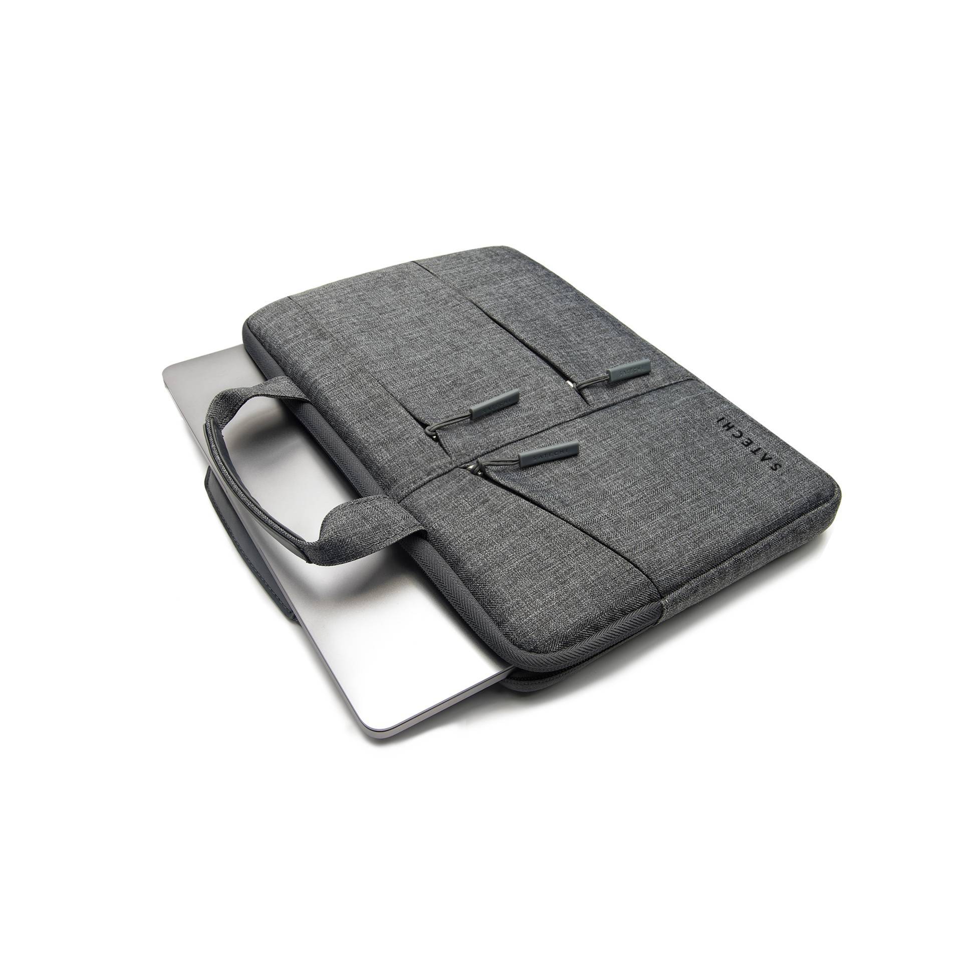 Šedá taška na notebook se dvěma zipy a krátkými madly, částečně otevřená, ukazuje notebook.