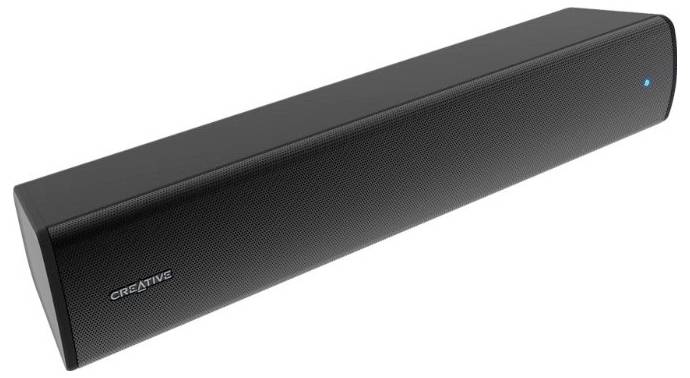 Černý soundbar s modrou LED indikací, název značky 'Creative' viditelný na levé straně.