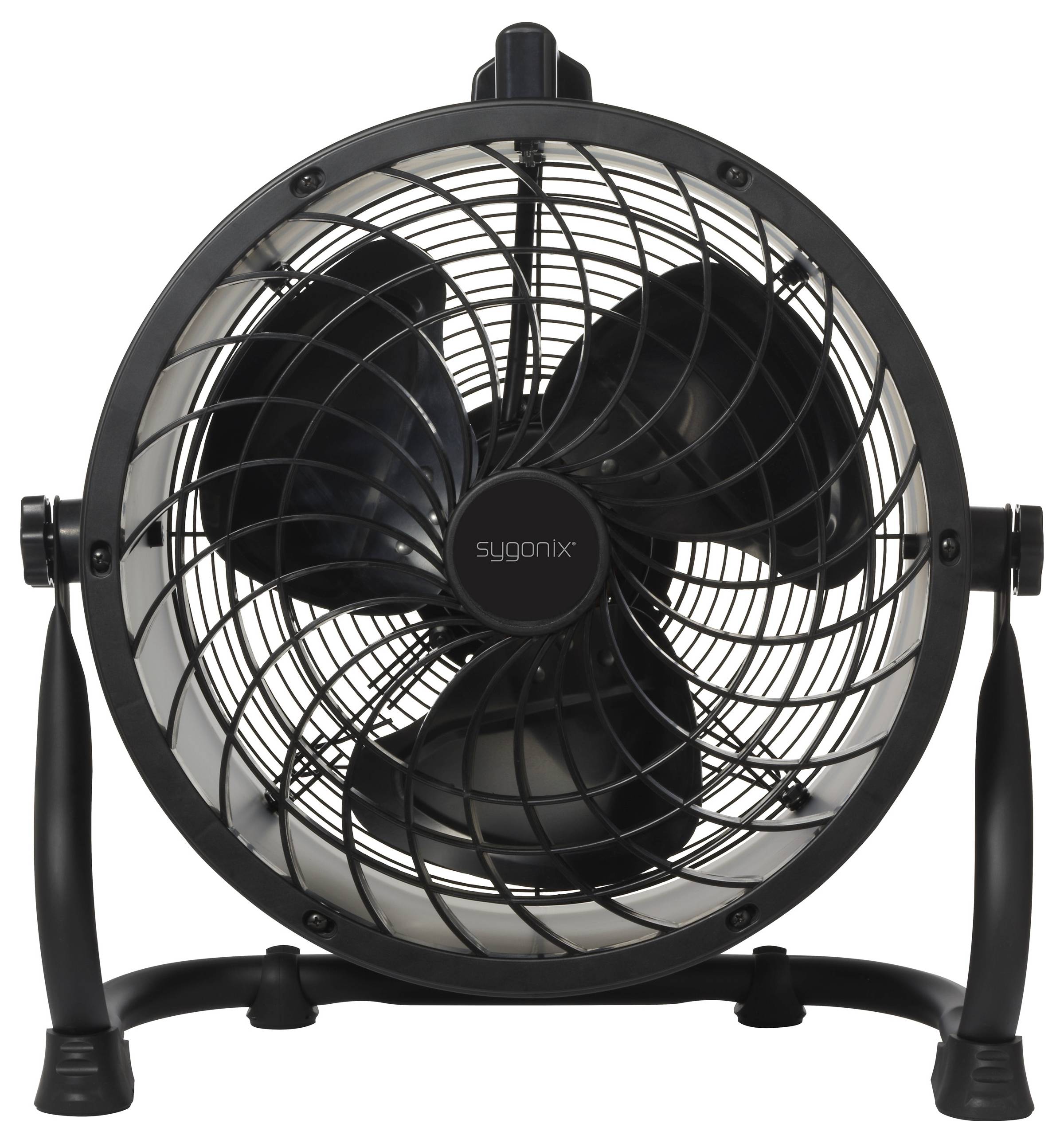 Černý stolní ventilátor se třemi lopatkami v ochranném krytu. Ventilátor leží na stole a je namířen dopředu.