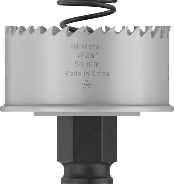 Kovový děrovací nůž s nápisem 'BI-Metal, Ø 2 1/8", 54 mm, Vyrobeno v Číně', ukazuje zuby a pero.