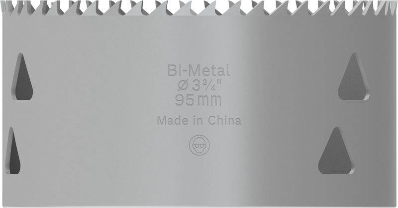 Šedá děrovací pila s nápisem „BI-Metal Ø 3¾'' 95mm Made in China". Na horním okraji jsou viditelné ozubené hroty.