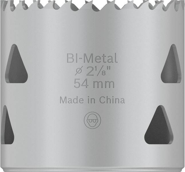 Bimetalová děrová pila o průměru 54 mm. Nápis 'Made in China' je viditelný uprostřed stříbrného povrchu.