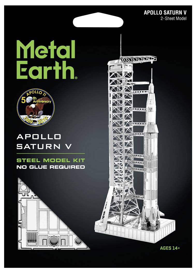 Kovový model Apollo Saturn V od Metal Earth, bez potřeby lepidla, obsahuje 2 listy. Vhodný pro osoby starší 14 let.
