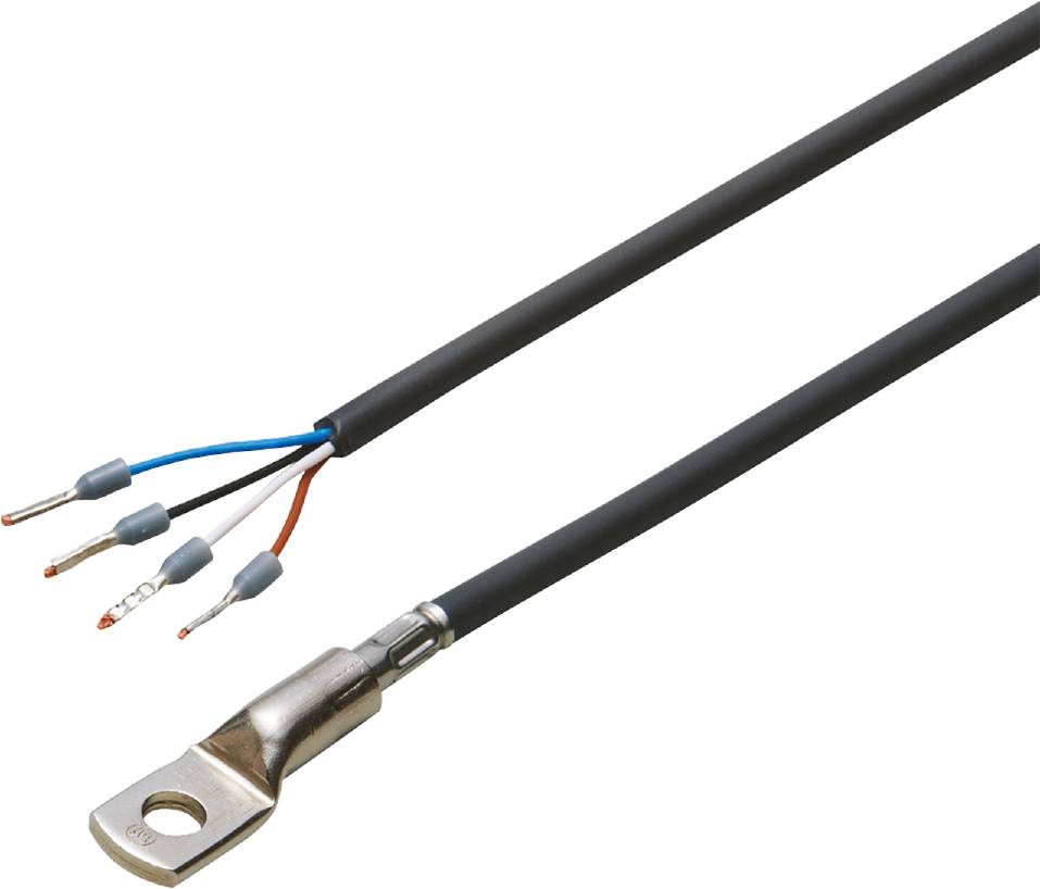Kabel s odizolovanými konci a kovovým okem pro upevnění, vhodné pro elektrické spoje nebo opravy.