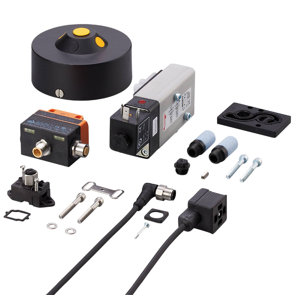 Různé elektronické komponenty na černém pozadí, včetně senzorů, kabelů a upevňovacích prvků pro technické aplikace.