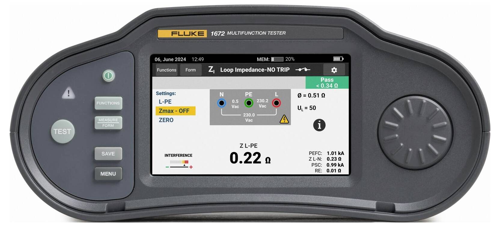 Digitální multimetr Fluke 1662 zobrazuje měření smyčkové impedance s výsledkem 0,22 ohmů.