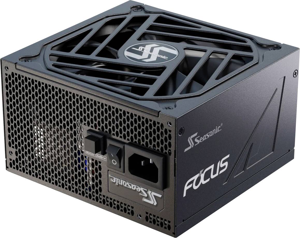Síťový zdroj značky Seasonic s větracími otvory, model 'Focus'. Hlavní rozhraní pro napájení a různé konektory jsou viditelné.