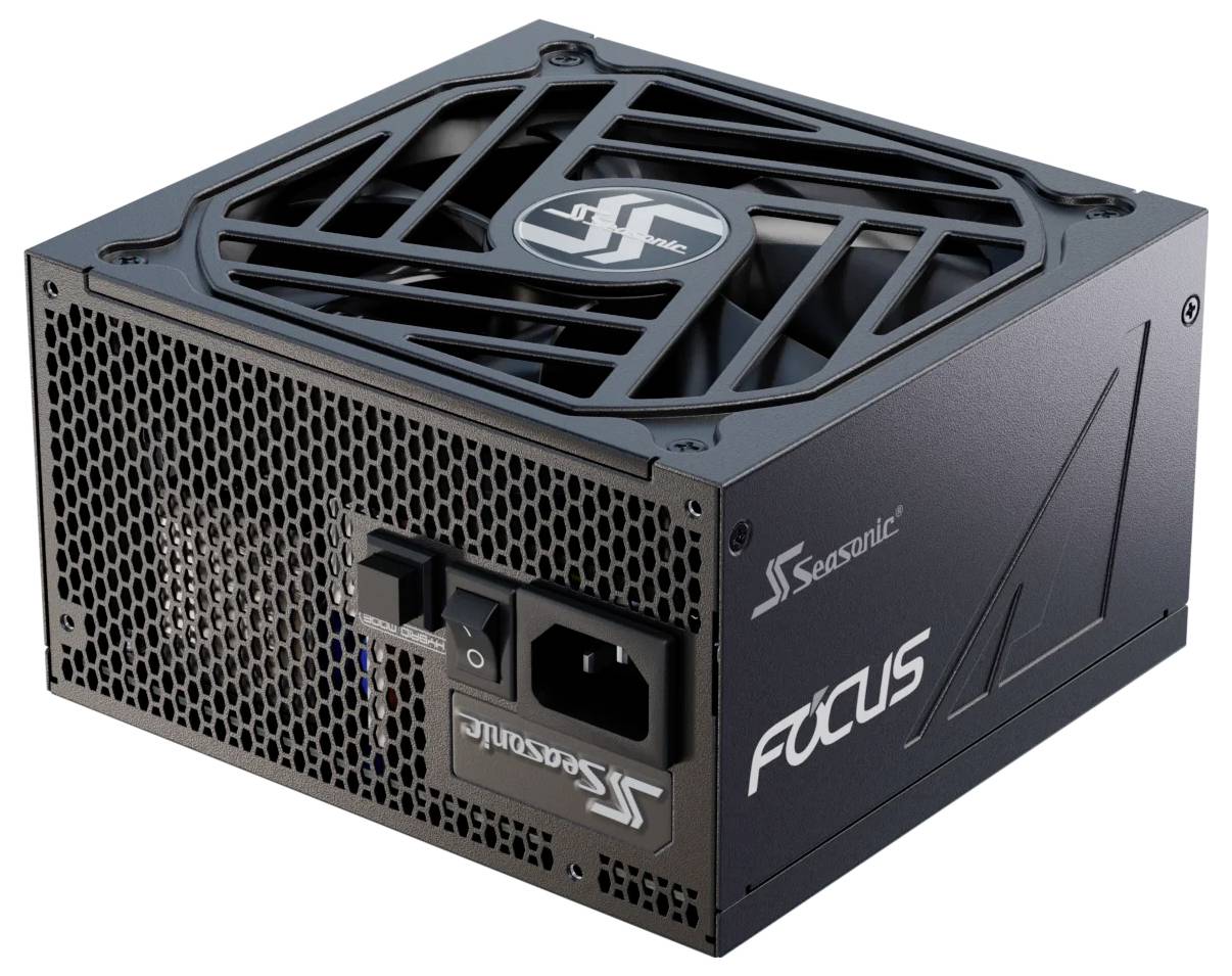 Černý napájecí zdroj Seasonic Focus s mřížkou ventilátoru a konektory, vhodný pro napájení počítače.