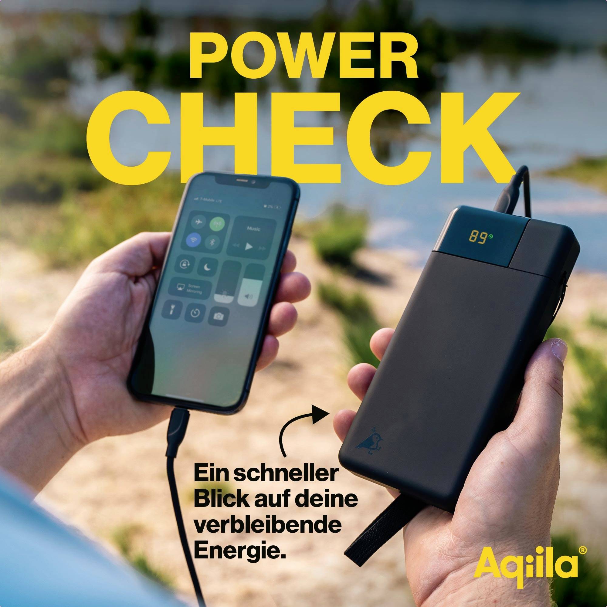 'Smartphone je připojeno kabelem k powerbance. Obrazovka ukazuje 89% baterie. Text: Power Check. Rychlý pohled na vaši zbývající energii.'
