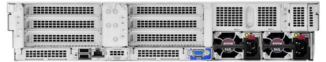 Zadní strana počítačového serveru s ventilátory, síťovými konektory, VGA portem a napájecími moduly.