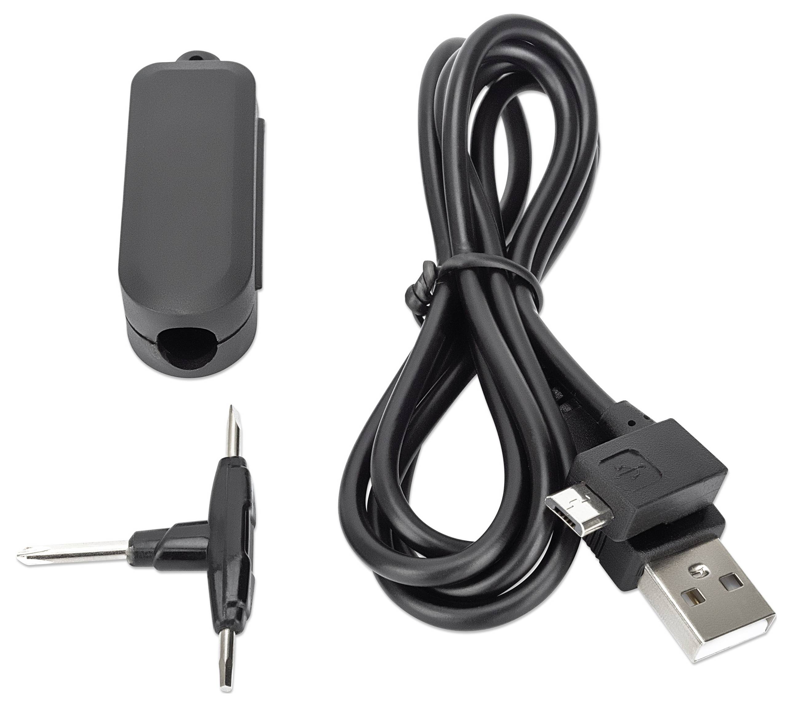 Černý USB nabíjecí kabel s micro-USB konektorem, ochranný kryt a malý šroubovák leží vedle sebe na povrchu.
