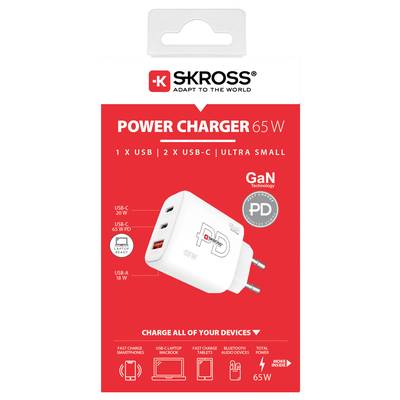 Bílá 65W nabíječka s jedním USB-A a dvěma USB-C porty. Balení zobrazuje logo 'SKROSS' a zdůrazňuje kompaktnost a výkon.
