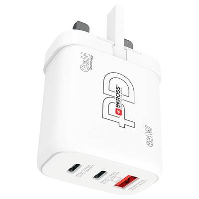Bílá PD nabíječka se dvěma USB a jedním USB-C portem, 65W, označená nápisem 'GaN Technology' a logem Skross.