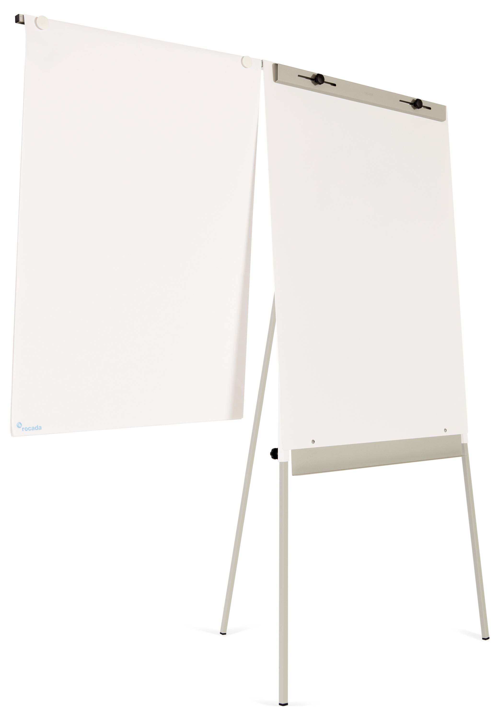 Prázdný flipchart na trojnožce, připravený pro prezentace nebo schůzky.