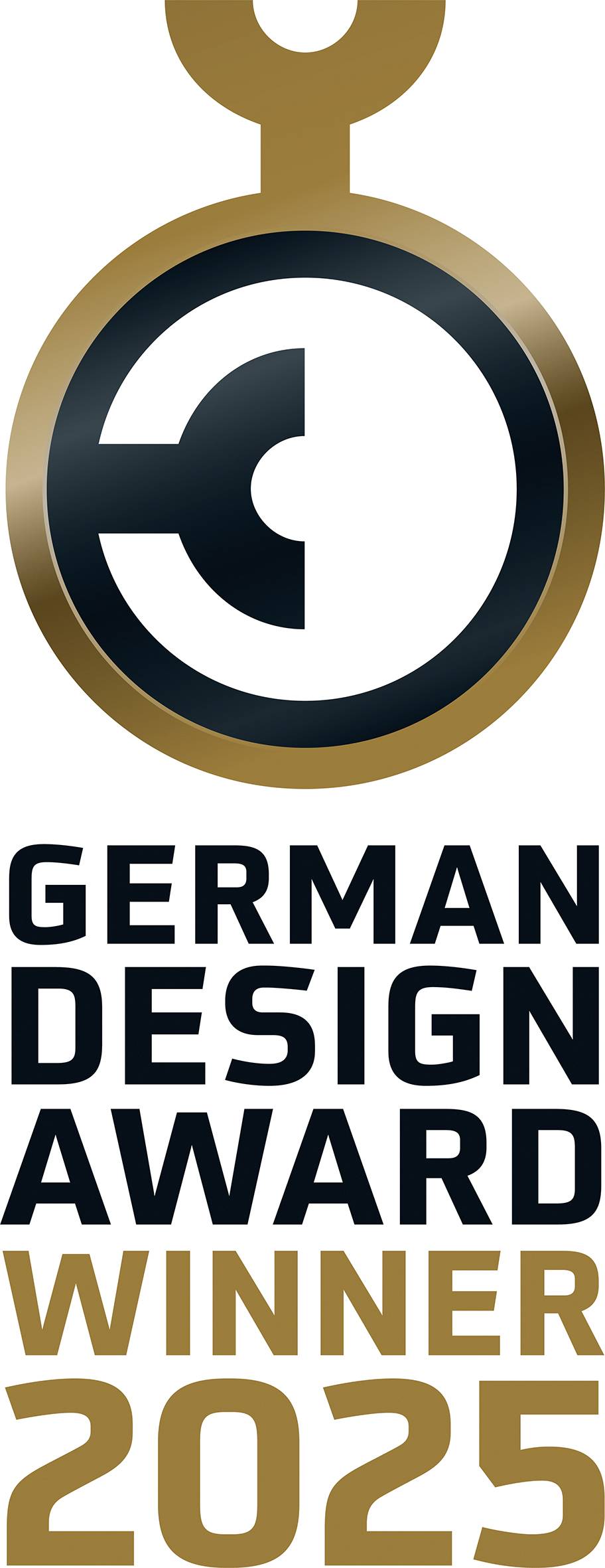 Logo German Design Award 2025 se stylizovaným kruhem a háčkem, pod nímž je nápis „German Design Award Winner 2025".