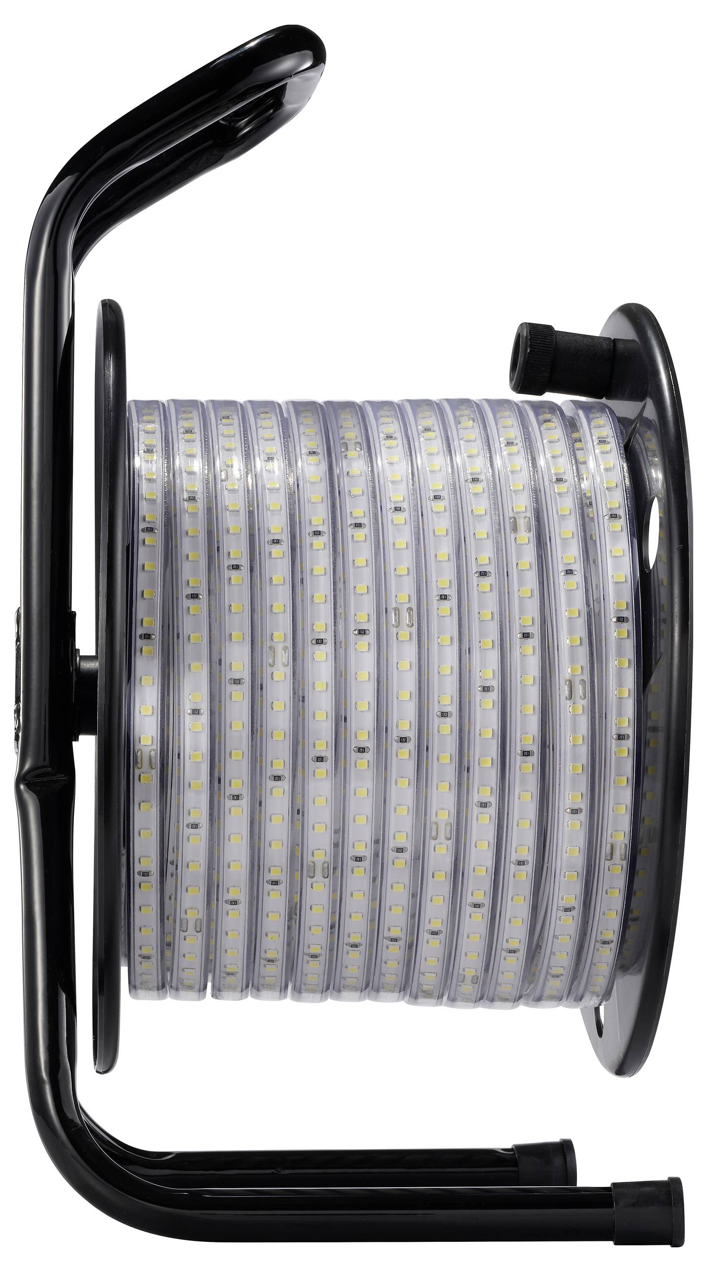 LED světelný pás na černém pojízdném držáku, LED diody v průhledném obalu, určený pro flexibilní osvětlovací aplikace.