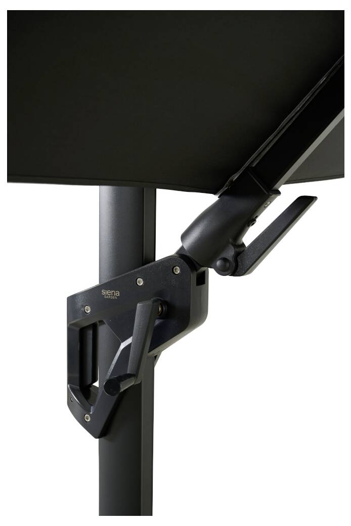 Detailní záběr černého nastavitelného stolního podstavce s pákovým mechanismem pro úpravu výšky.