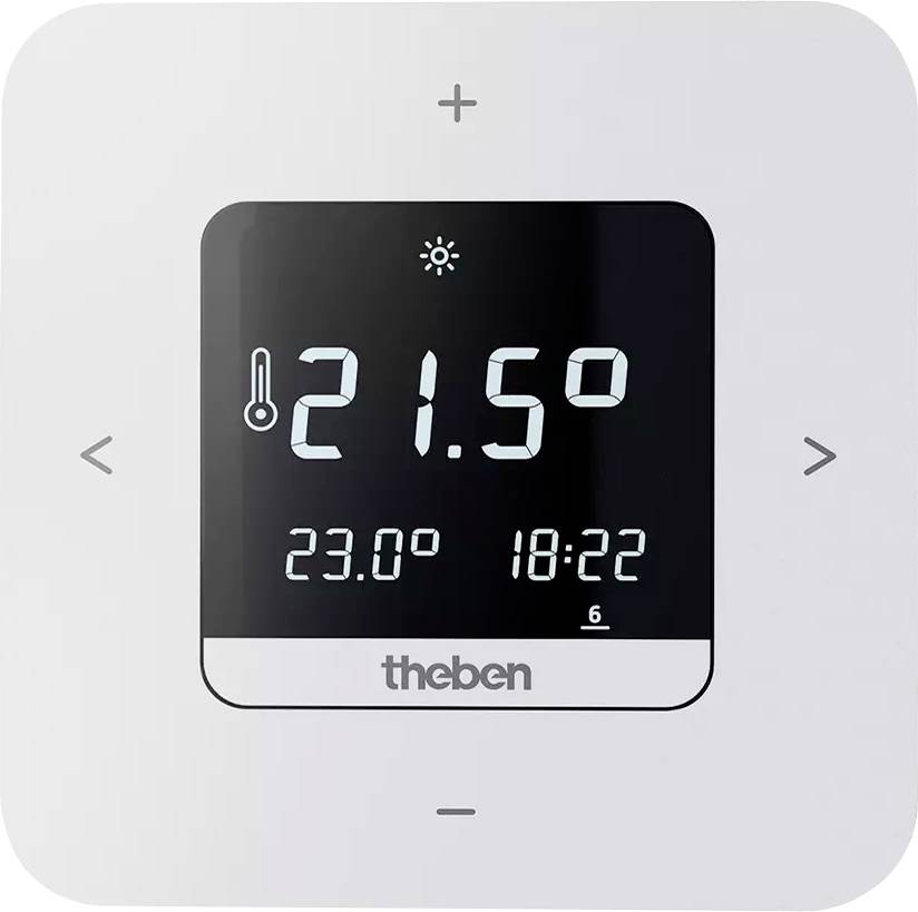 Digitální termostat ukazuje 21,5 stupně Celsia. Pod tím je zobrazena požadovaná teplota 23,0 stupňů a čas 18:22.