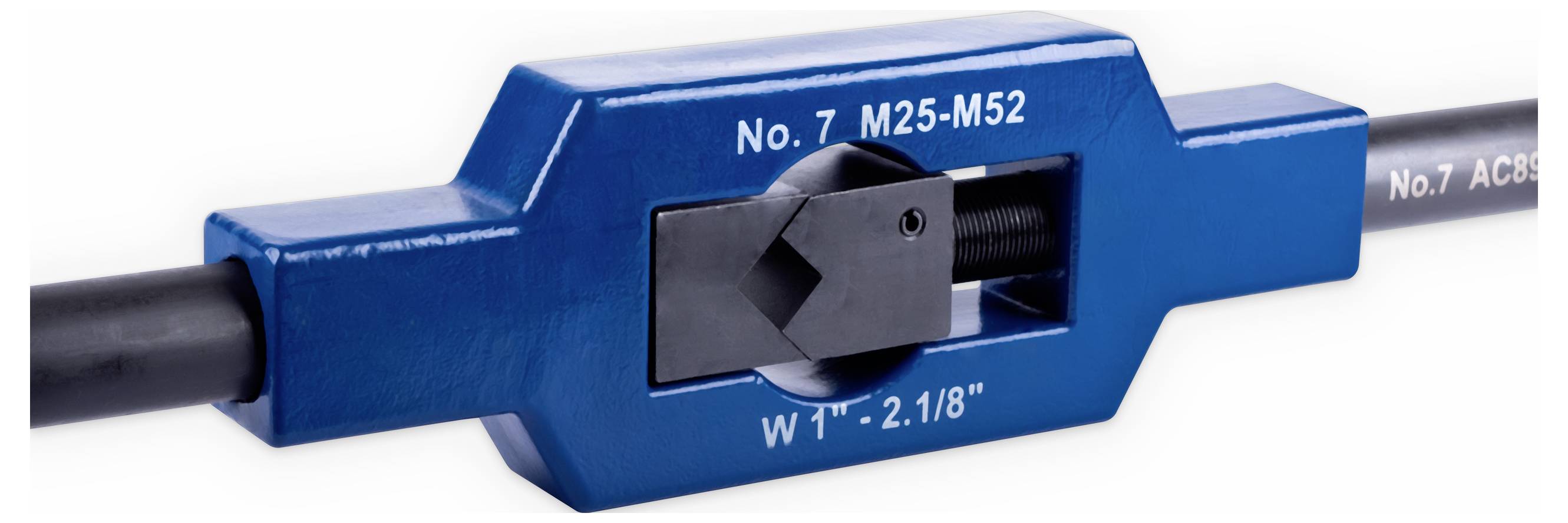 Modrý kabelový řezač pro velikosti M25 až M52, označený štítkem 'No. 7' a '2,1/8"'. Zařízení určené pro řezání nebo svorky kabelů.