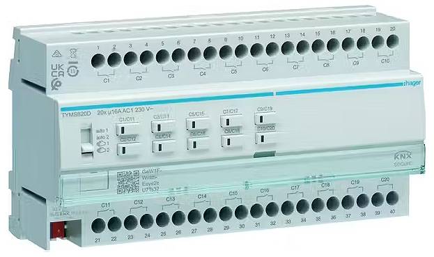 Vícekanálový KNX spínací aktor s tlačítky pro ovládání elektrických obvodů v systému řízení budovy.