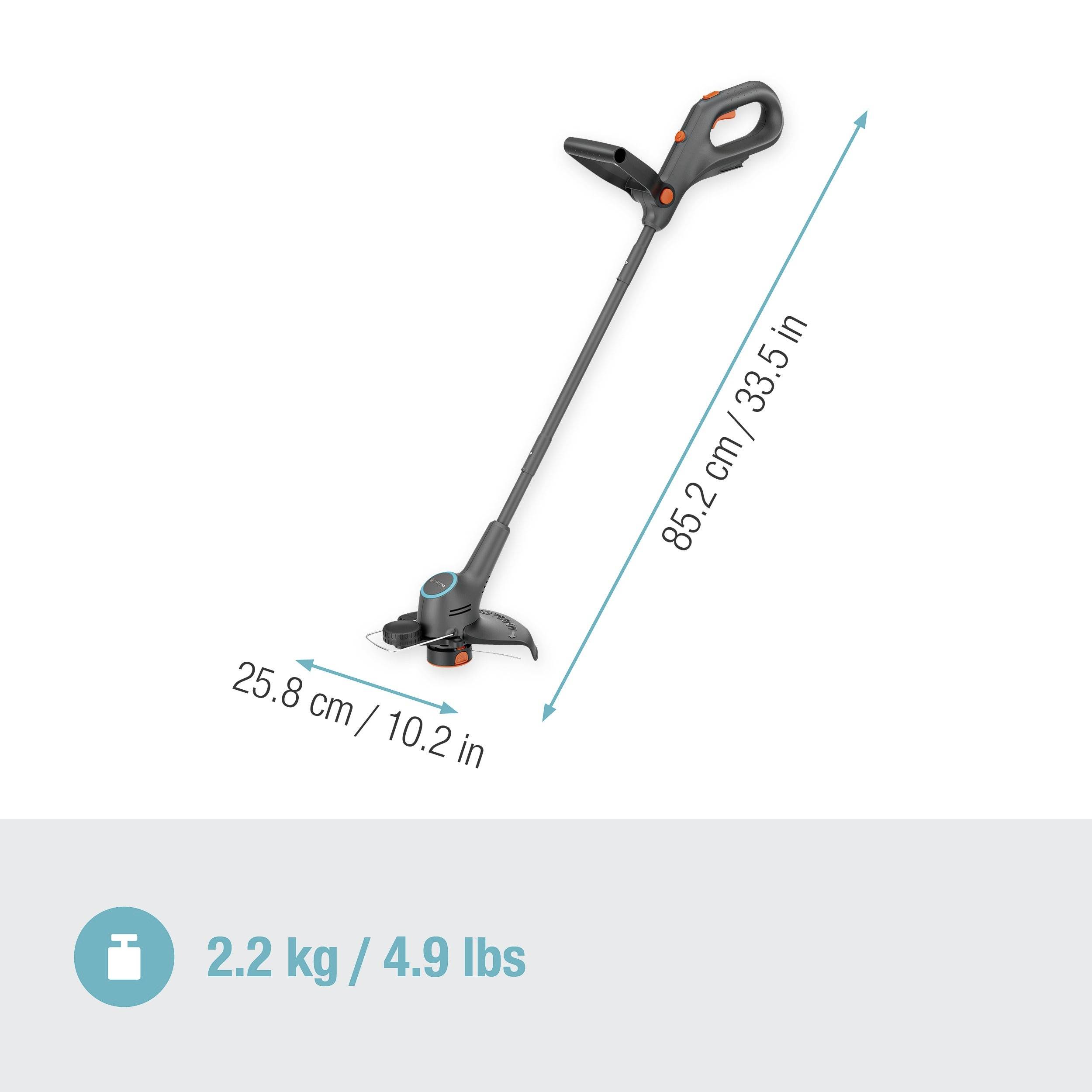 Obrázek ukazuje lehký zahradní vyžínač, vážící 2,2 kg, dlouhý 85,2 cm. Rozměry uvedeny v cm a palcích. Ideální pro snadné sečení trávníku.