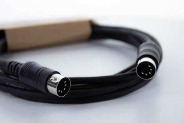 Cordial MIDI  propojovací kabel [1x MIDI male - 1x MIDI male] 1 m černá