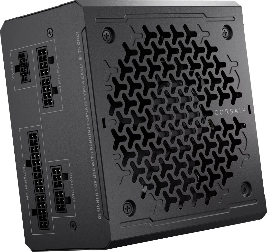 Černý napájecí zdroj Corsair s ventilátorem a různými konektory pro základní desku a zařízení SATA. Značení ukazuje původní využití kabelů.