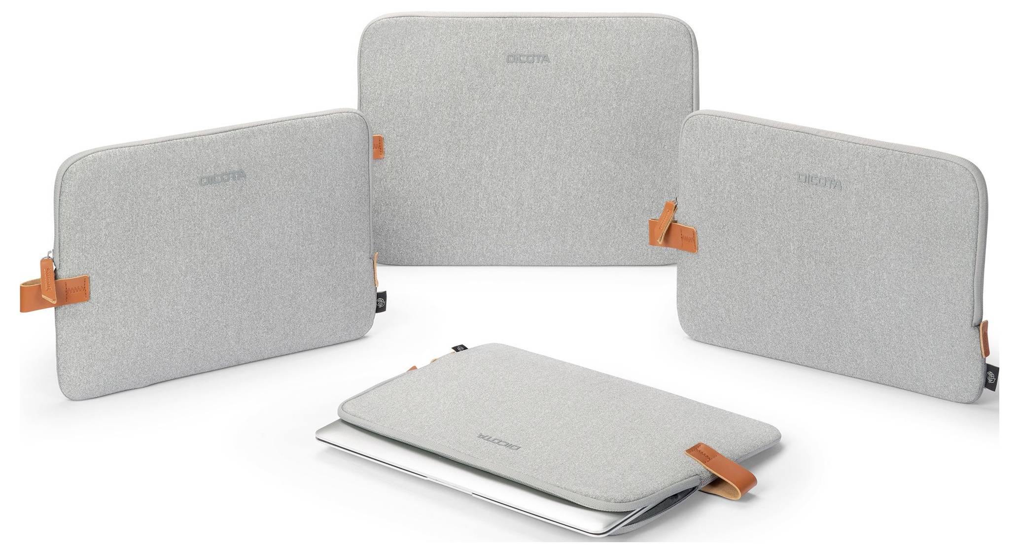 Šedé obaly na notebook s oranžovými detaily, zobrazené s částečně vloženým notebookem, prezentující různé velikosti.