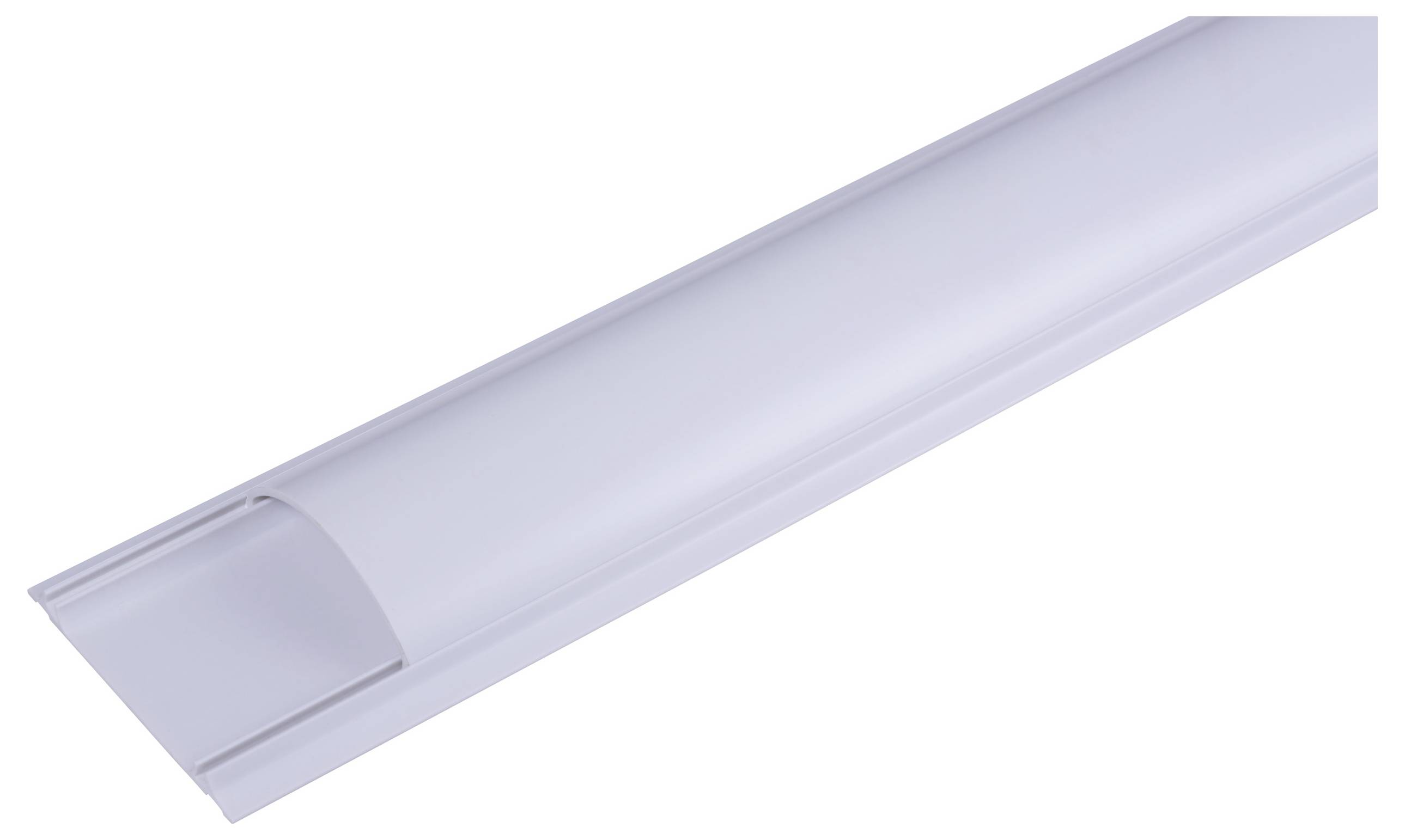 Dlouhý, bílý LED světelný panel s jednoduchým designem, určený pro montáž na strop nebo stěnu, vhodný pro rovnoměrné osvětlení prostoru.