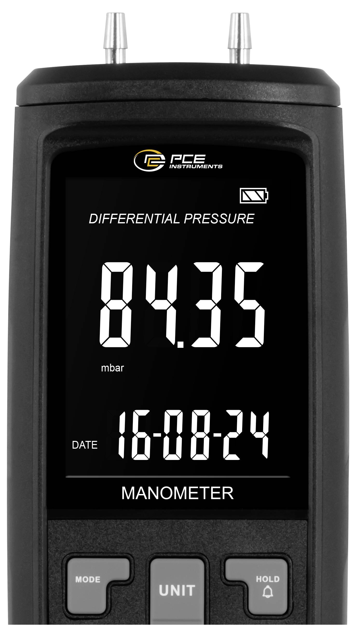 Přenosný digitální manometr zobrazující diferenční tlak 84,35 mbar s datem 16-08-24 na displeji.