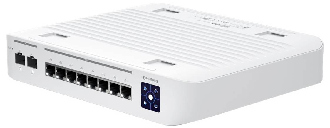 Bílý síťový router s několika ethernetovými porty a tlačítky na přední straně.