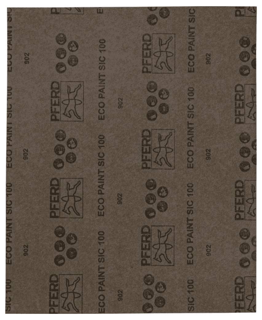 Smirkový papír s nápisem 'PFERD', 'ECO PAINT SIC 100' a dalšími značkami v pravidelných intervalech.