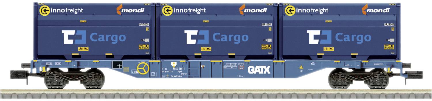 Modrý nákladní železniční vagon s třemi velkými kontejnerovými nástavbami, označený nápisy 'Innofreight', 'Cargo', 'GATX' a 'mondi'.