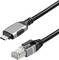 USB-C na ethernetový kabel určený k připojení zařízení k síti. Nahoře konektor USB-C, dole ethernetový konektor.