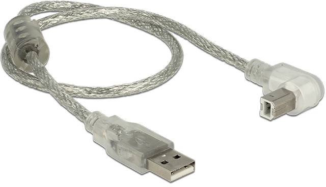 Stříbrný USB kabel, který propojuje standardní USB konektor s čtvercovým USB-B konektorem, na bílém pozadí.