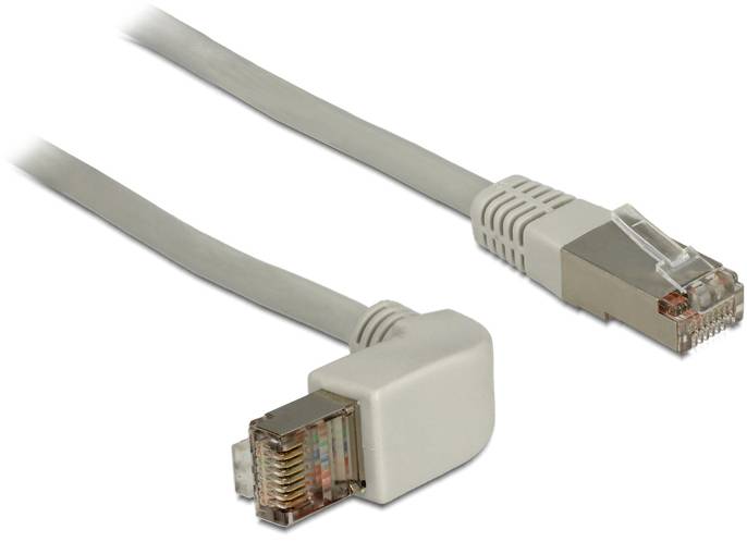Dva síťové kabely s RJ45 konektory na bílém pozadí, jeden s úhlovou koncovkou.